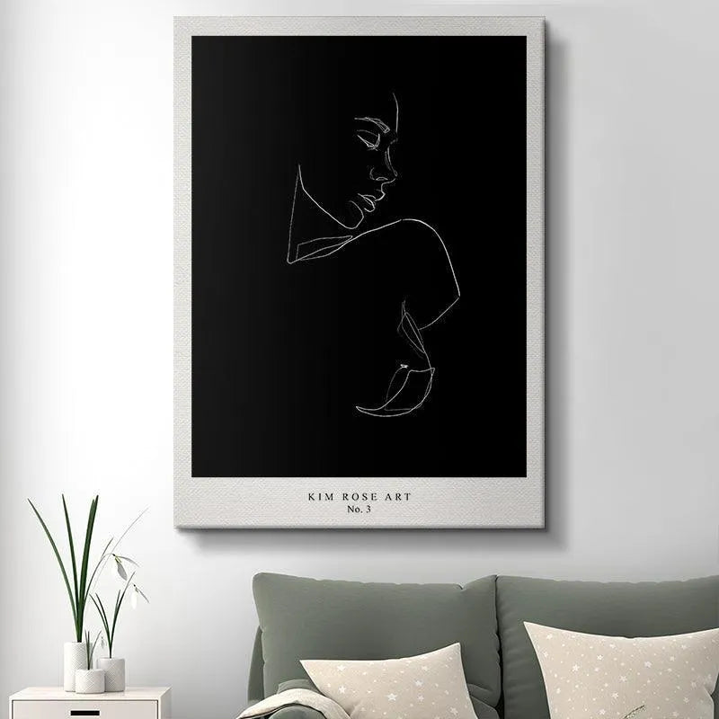 High-contrast detail highlighting the pure white line against the deep black canvas of Mathild N.3 - Black.